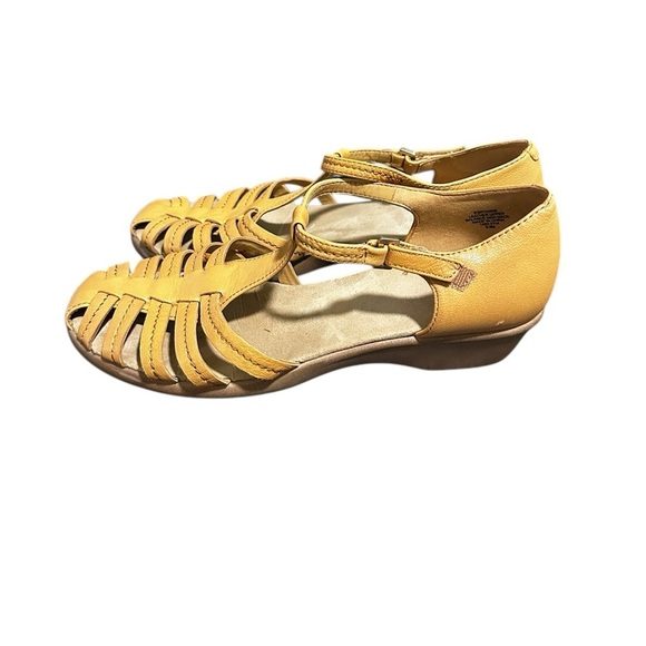 Easy Spirit Women's Ryanne Flat Fisherman Sandal, Brown, 9.5M US - Picture 3 of 7